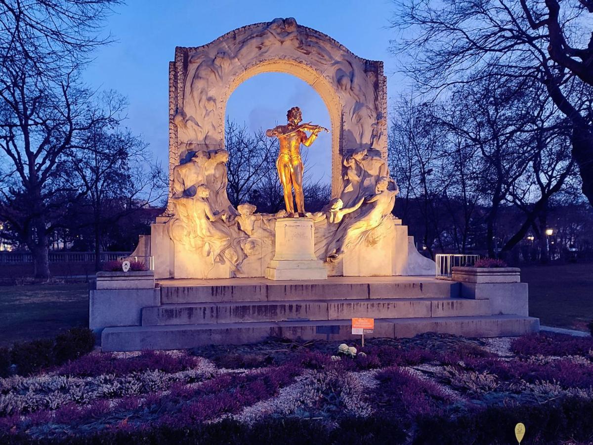 Center ! 3 Stops Away From The Center Of Vienna! ภายนอก รูปภาพ